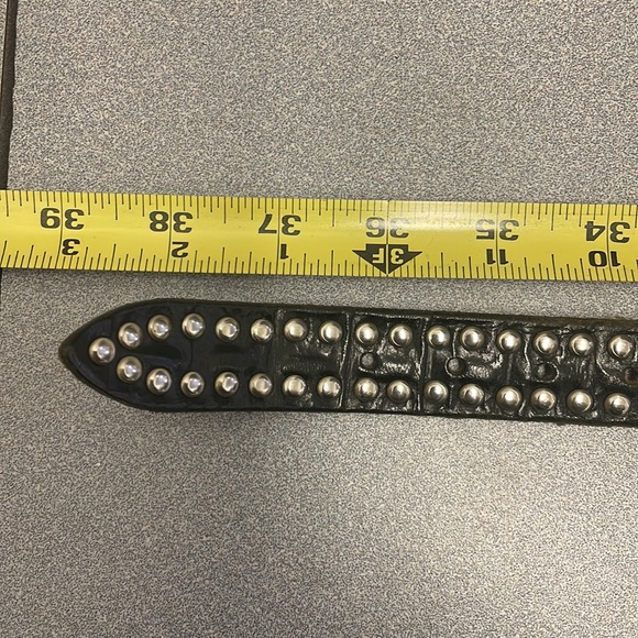 Men’s Italian belt, Metal studs; great condition - Picture 8 of 13